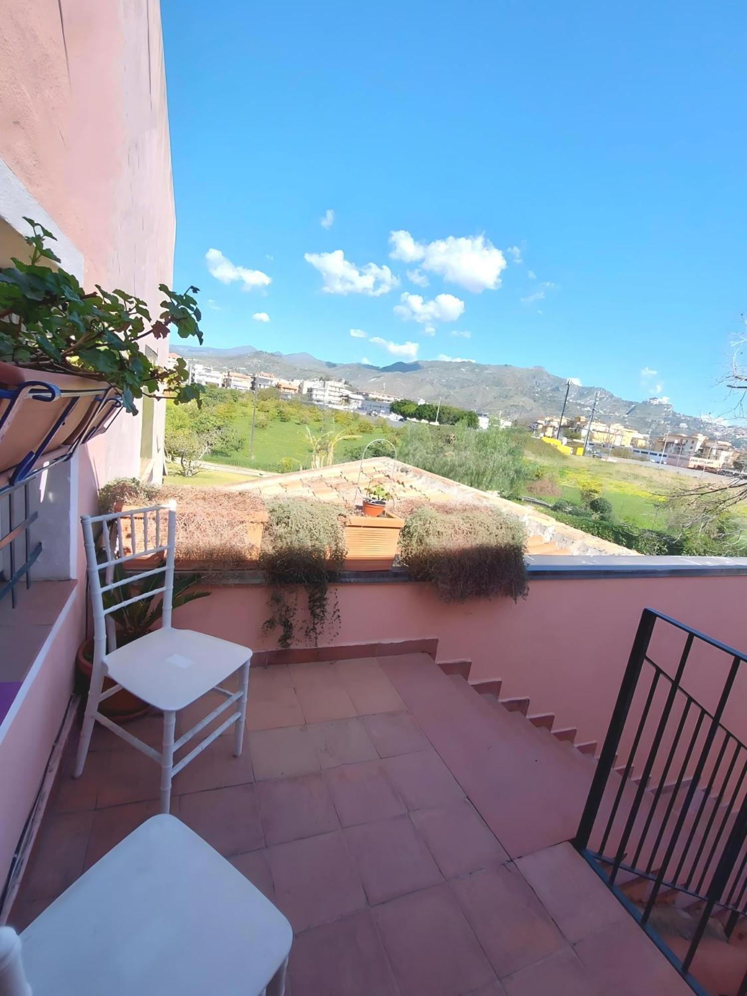 Villa Nadira Giardini Naxos Exterior foto