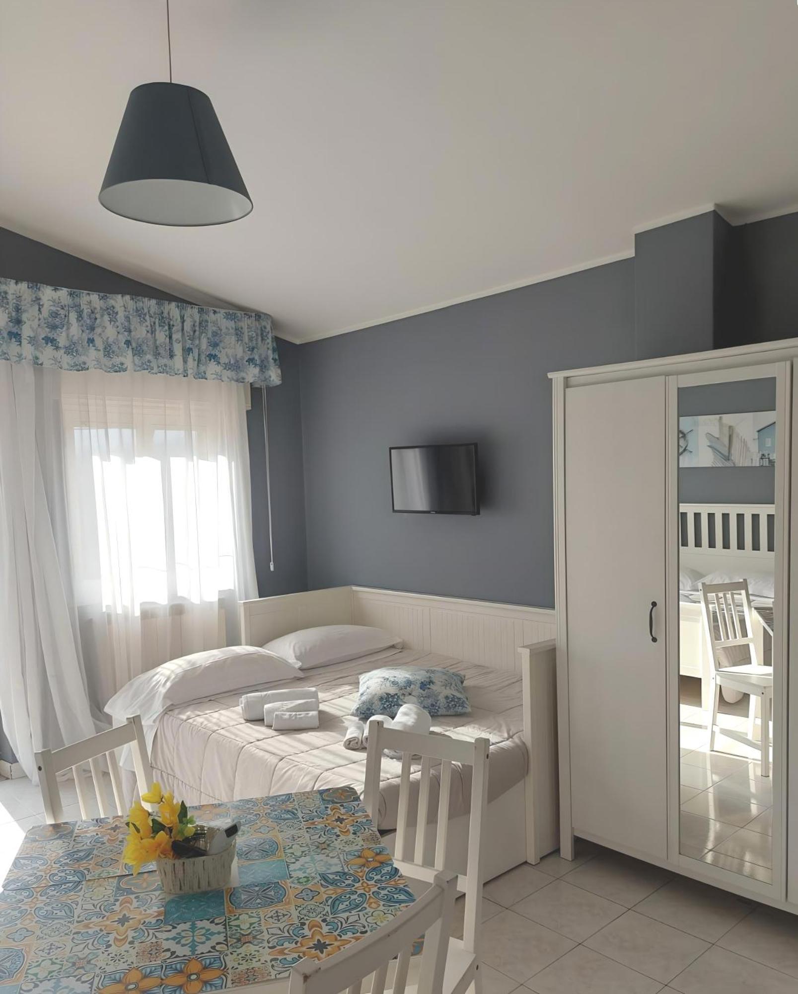 Villa Nadira Giardini Naxos Exterior foto